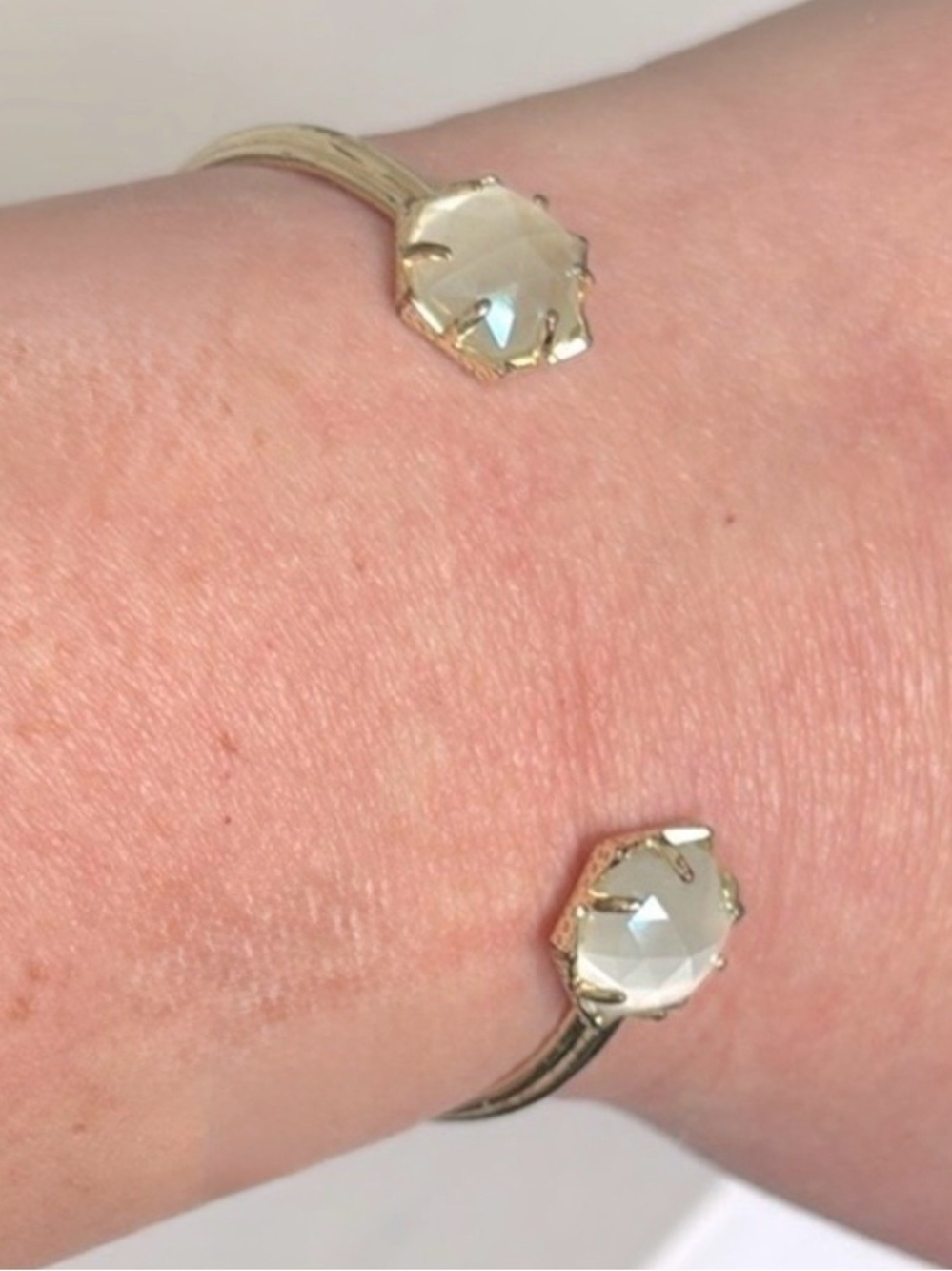 Lot of 2x [Kendra Scott] 1x Stud Earrings + 1x Cuff Bracelet, Gold/White Stones - Picture 7 of 11